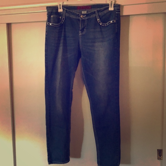 BONGO Denim - BONGO medium wash with detailed back pockets jeans